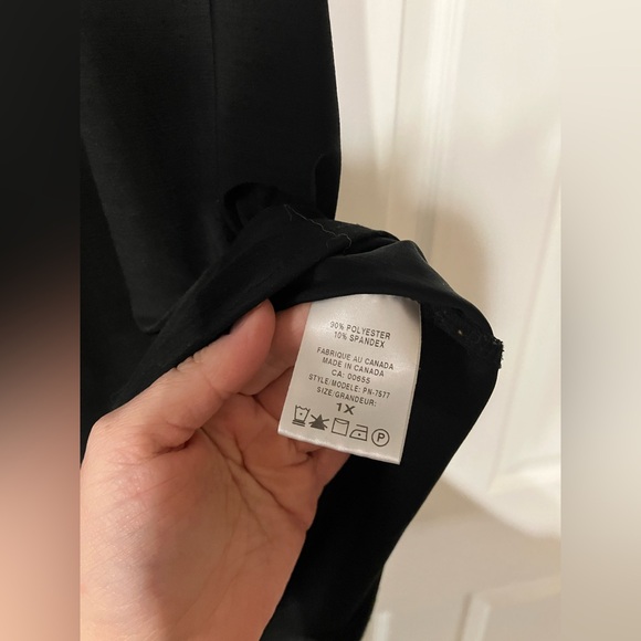 Sleeveless blouse - Picture 2 of 2